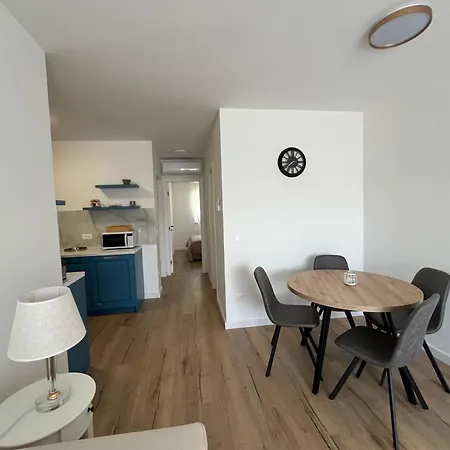 Apartman One-bedroom With Private Parking Makarska