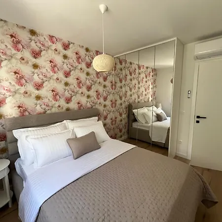 One-bedroom With Private Parking * Μακάρσκα